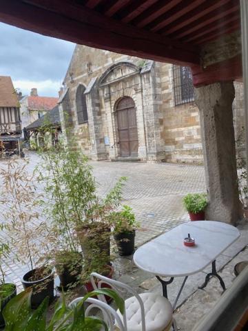 Au Temps D'Autrefois Hotell Nolay  Exteriör bild